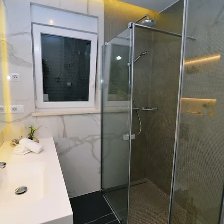 Apartment In 38138 *