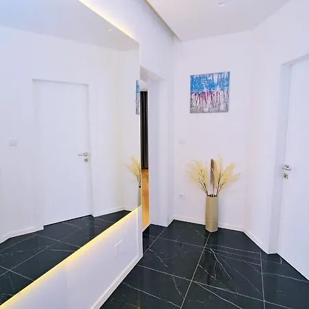 In 38138 Apartment *